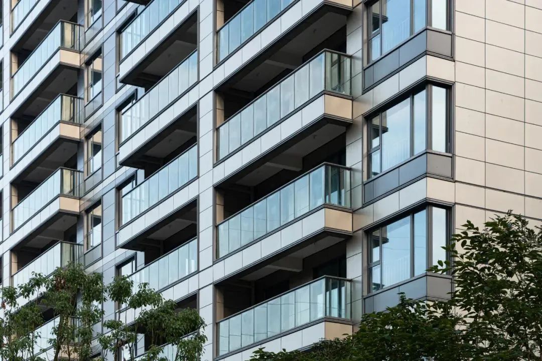外立面涂料一：成本控制下，做出「金屬質感、石材效果」